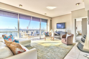 Top Floor 2 Bedroom in Waterfront Precinct